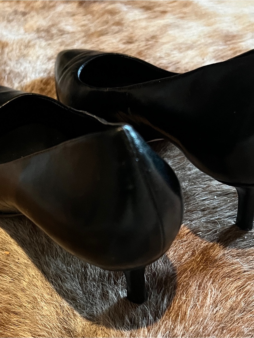 ANTONIO MELANI Black Pointed Leather Pumps with Cushioned Insole - Picture 2 of 3